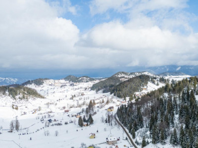 Oportunitate Investiție I Teren 4.000 mp în Fundata I 0% COMISION