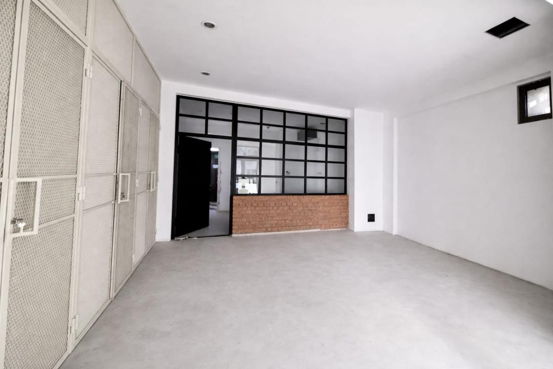 Spatiu ideal pentru salon/cabinet/after-school-vitrina mare-zona rezidentiala