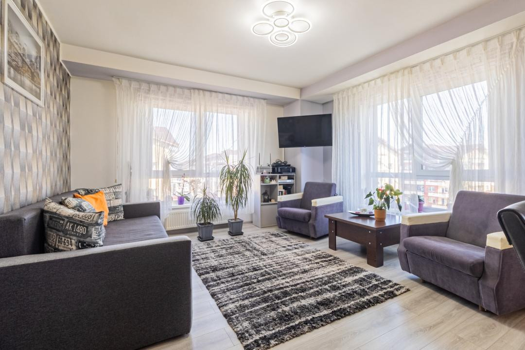 Apartament 3 camere cu etaj interior SubCetate Sanpetru 