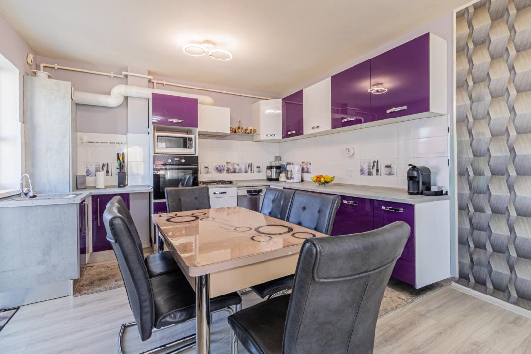 Apartament 3 camere cu etaj interior SubCetate Sanpetru 