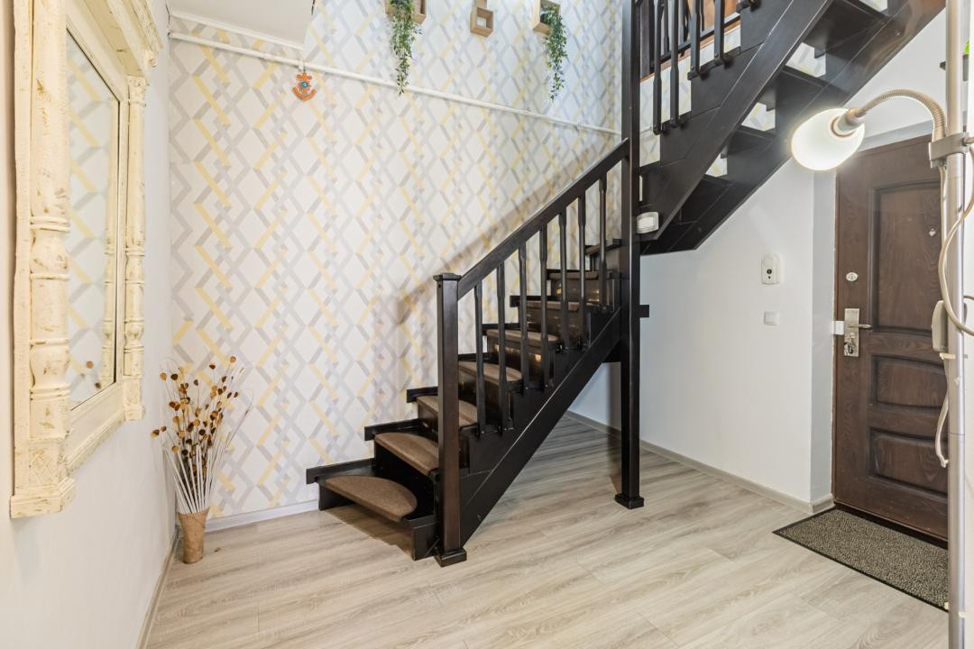 Apartament 3 camere cu etaj interior SubCetate Sanpetru 