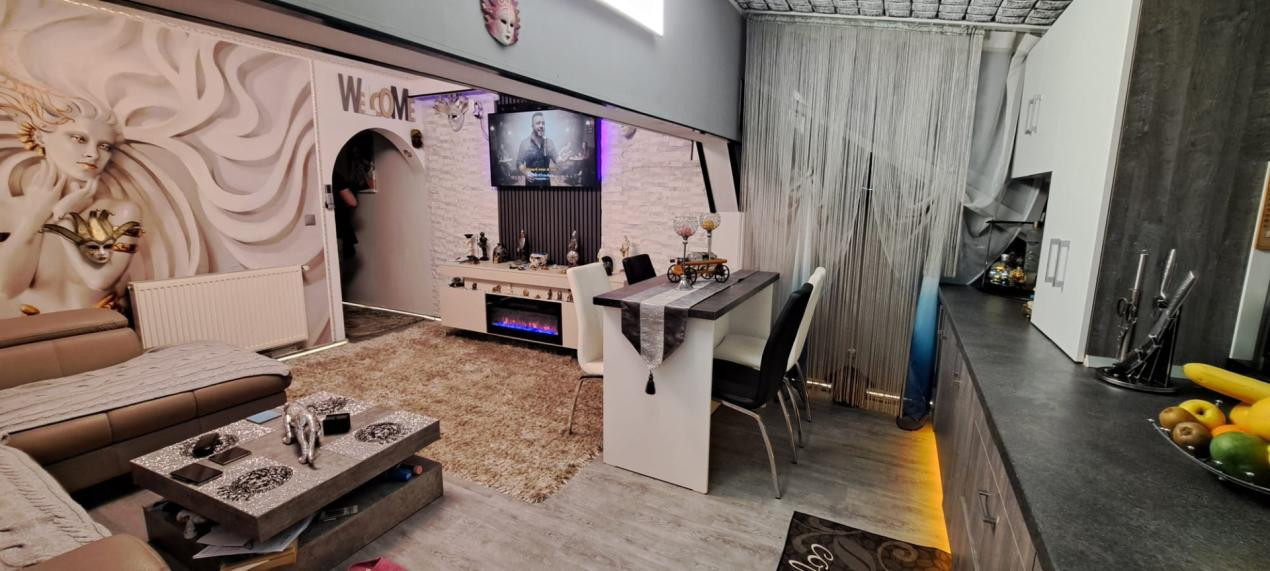 Apartament tip mansarda ,  decomandat , pe 2 niveluri , 92 mp utili