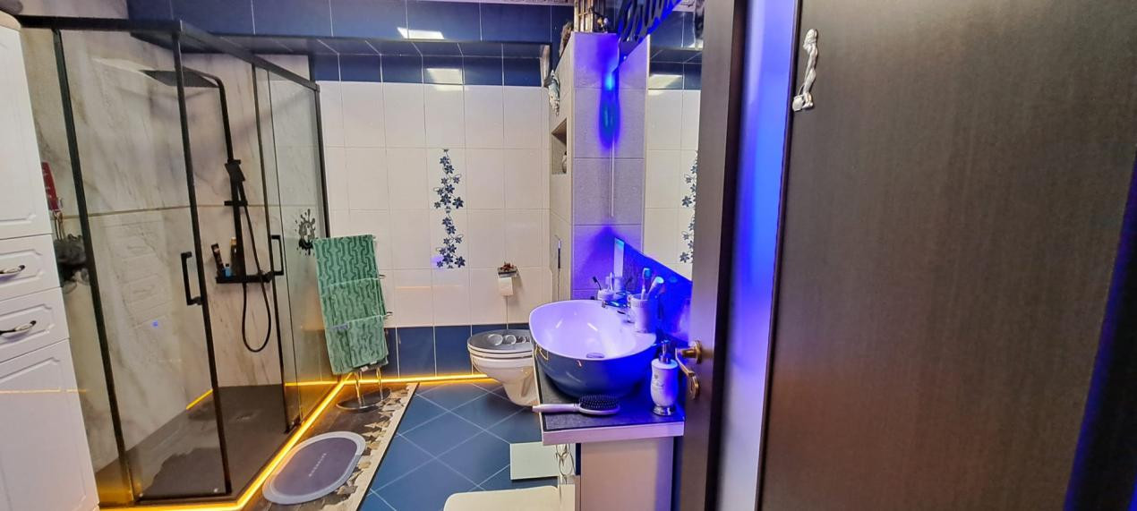 Apartament tip mansarda ,  decomandat , pe 2 niveluri , 92 mp utili