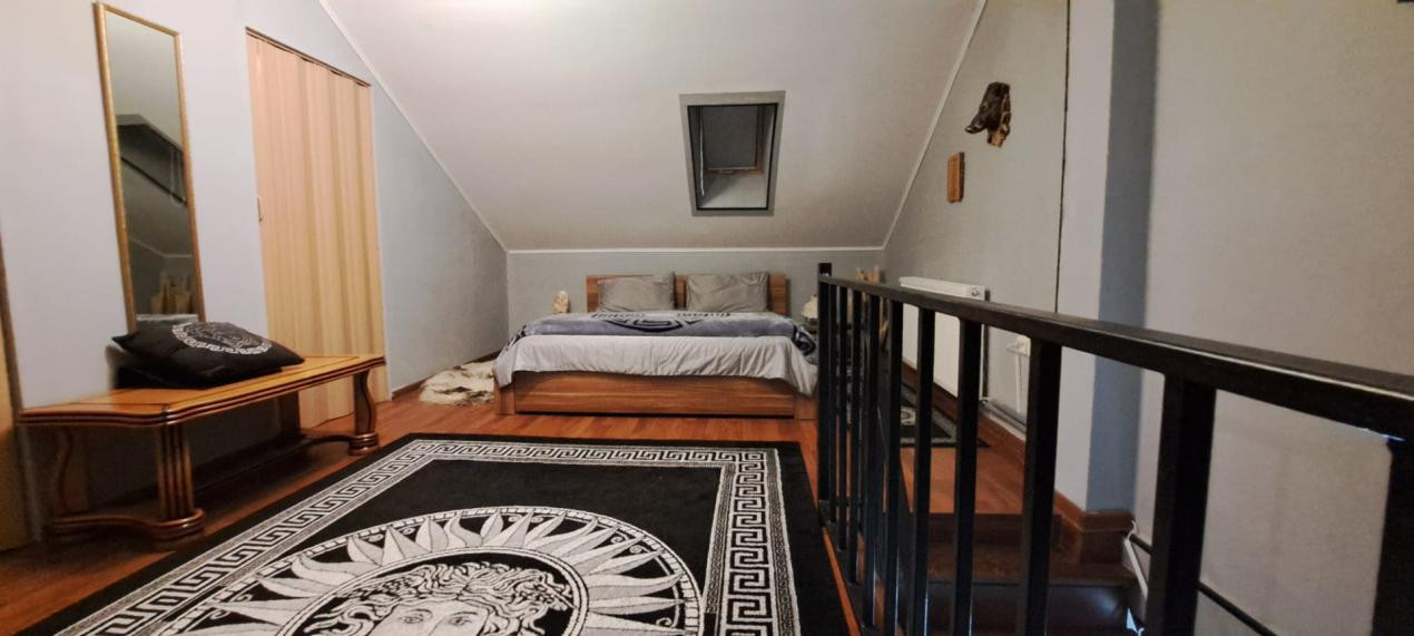 Apartament tip mansarda ,  decomandat , pe 2 niveluri , 92 mp utili