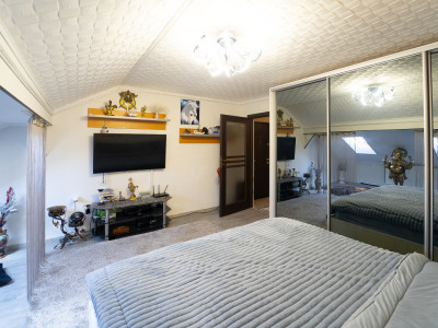 Apartament tip mansarda ,  decomandat , pe 2 niveluri , 92 mp utili