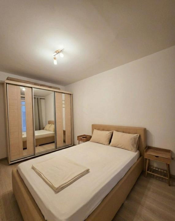 De închiriat 2 camere | decomandat | etaj intermediar 