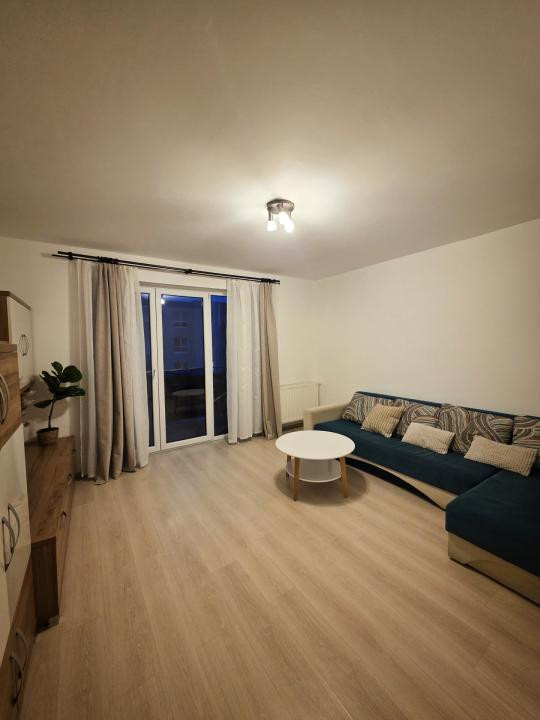 De închiriat 2 camere | decomandat | etaj intermediar 