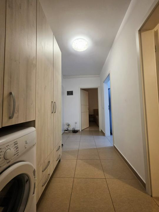 De închiriat 2 camere | decomandat | etaj intermediar 