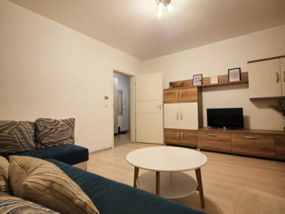 De închiriat 2 camere | decomandat | etaj intermediar 