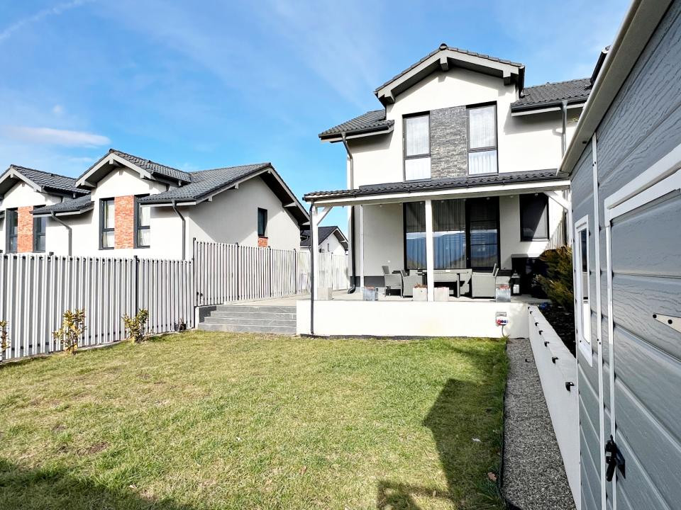 Casa nouă 4 cam. modernă, mobilată și utilată, curte. 10 min. de Sibiu 