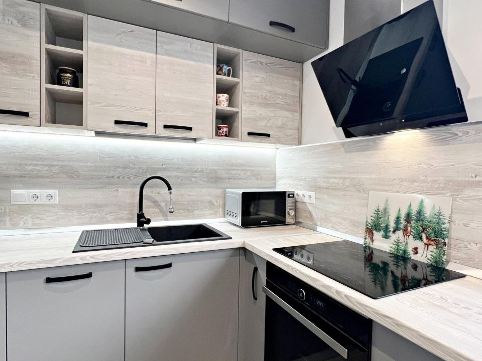 Casa nouă 4 cam. modernă, mobilată și utilată, curte. 10 min. de Sibiu 