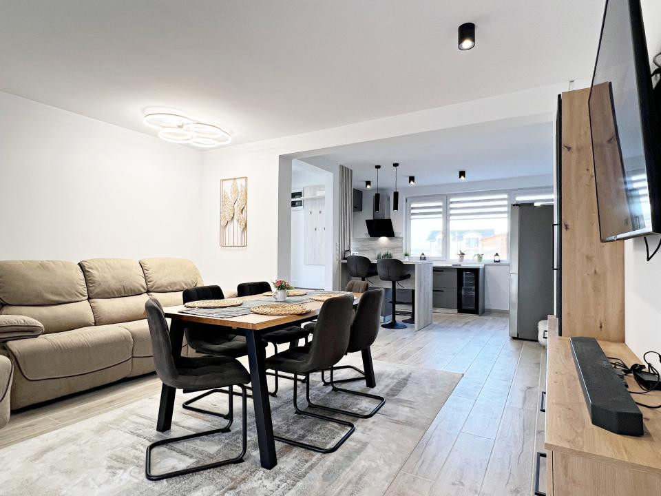 Casa nouă 4 cam. modernă, mobilată și utilată, curte. 10 min. de Sibiu 