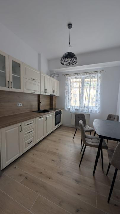 Apartament 2 camere nou, prima închiriere, parcare privată, zona Cireșica!