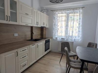 Apartament 2 camere nou, prima închiriere, parcare privată, zona Cireșica!