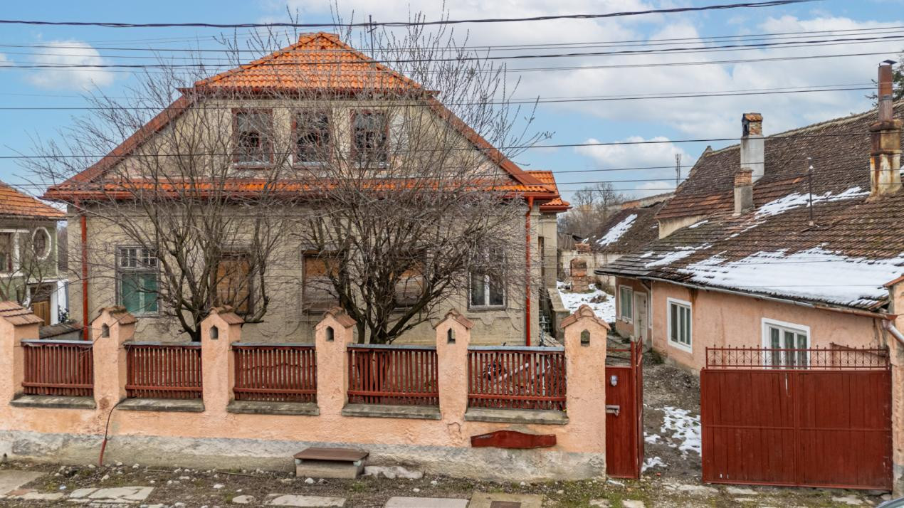 Proiect de restaurare lângă Cetatea Prejmer,  casă și teren de 5.458 mp
