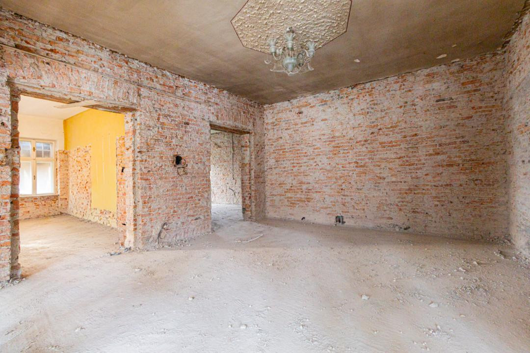 Proiect de restaurare lângă Cetatea Prejmer,  casă și teren de 5.458 mp