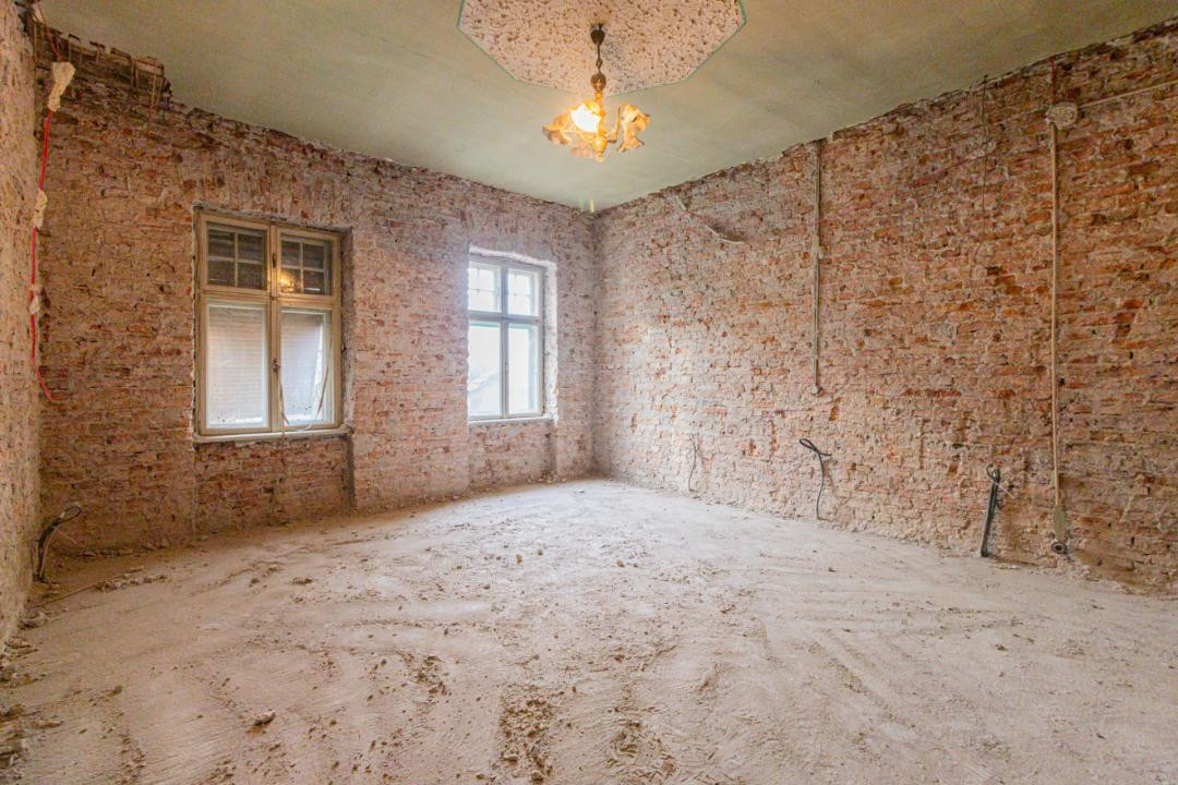 Proiect de restaurare lângă Cetatea Prejmer,  casă și teren de 5.458 mp