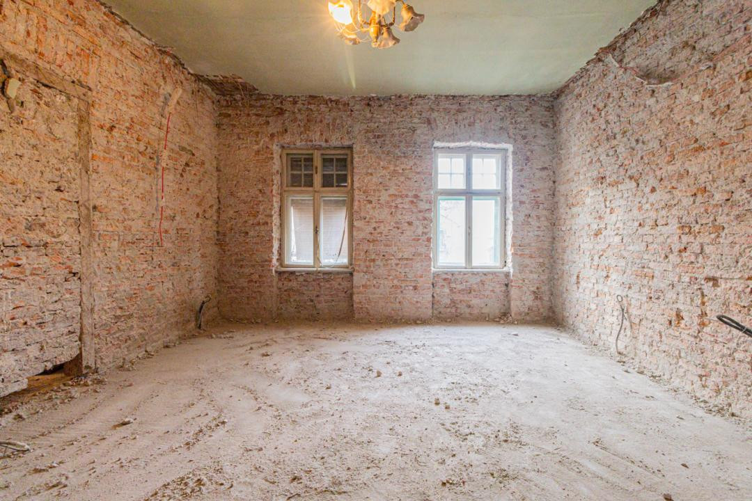 Proiect de restaurare lângă Cetatea Prejmer,  casă și teren de 5.458 mp