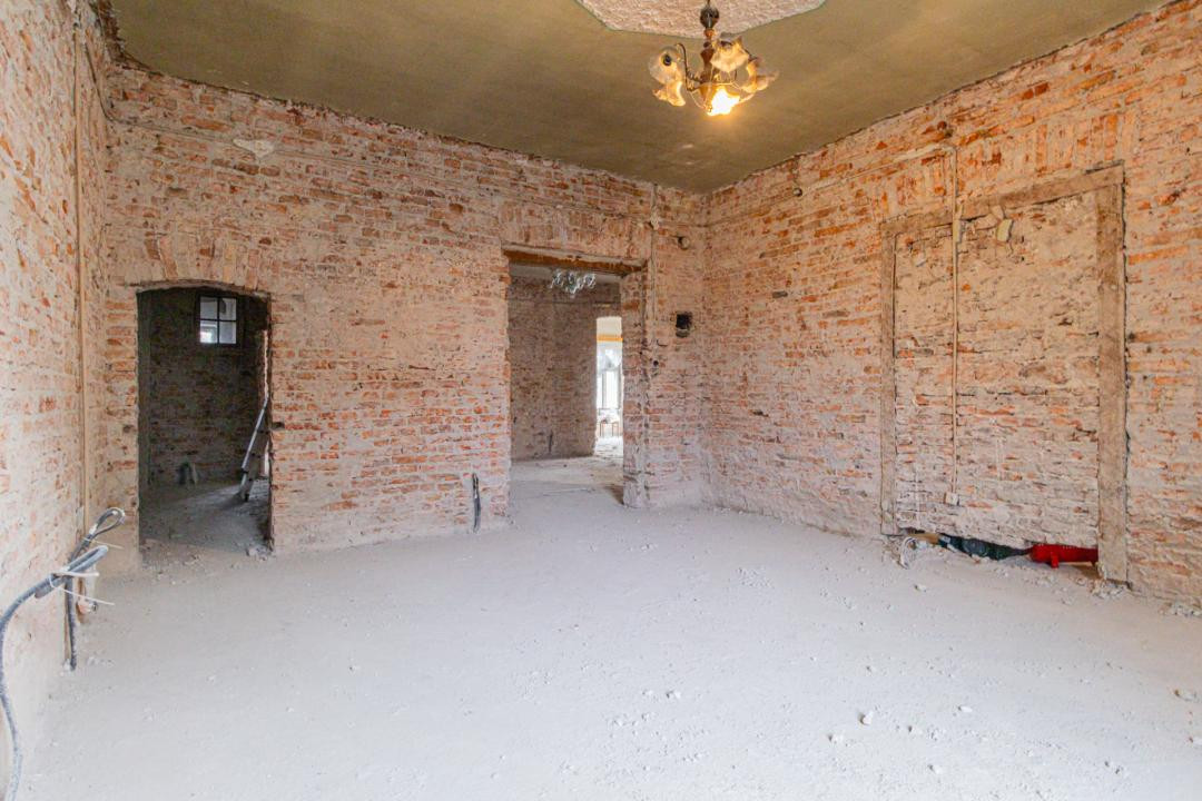 Proiect de restaurare lângă Cetatea Prejmer,  casă și teren de 5.458 mp