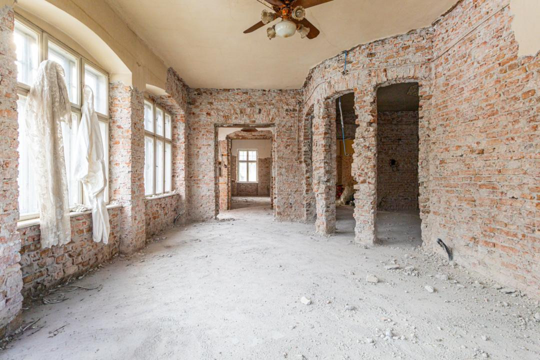 Proiect de restaurare lângă Cetatea Prejmer,  casă și teren de 5.458 mp