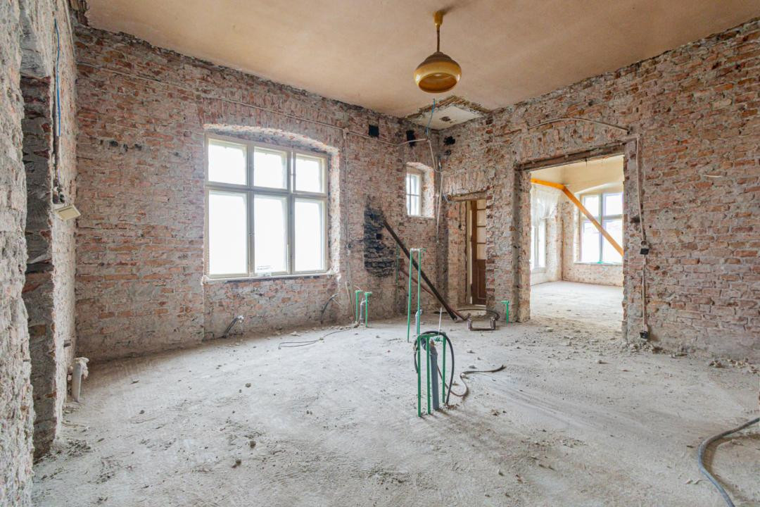 Proiect de restaurare lângă Cetatea Prejmer,  casă și teren de 5.458 mp