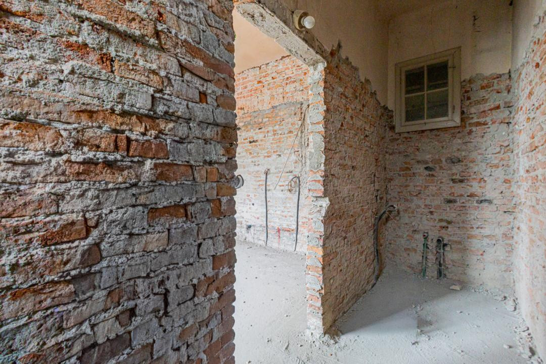 Proiect de restaurare lângă Cetatea Prejmer,  casă și teren de 5.458 mp