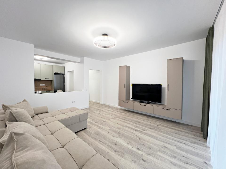 De închiriat apartament 2 camere complet mobilat si utilat. Terasă mare. 