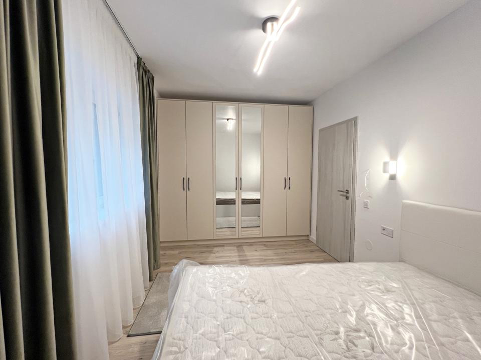 De închiriat apartament 2 camere complet mobilat si utilat. Terasă mare. 
