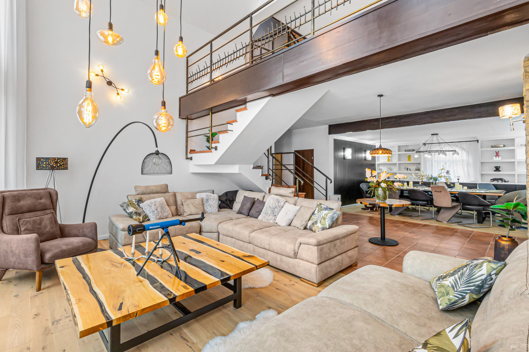 Vilă spectaculoasă lângă Castelul Bran cu piscină și cramă COMISION 0%