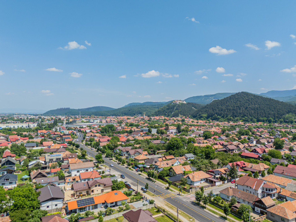 Casă cu potențial turistic în Râșnov, singur in curte, Comision 0%