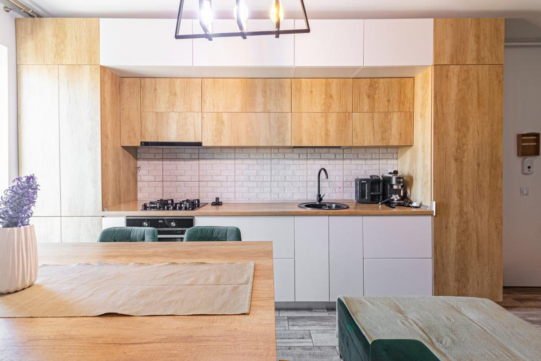 Studio modern, bloc cu lift, AC, parcare privată inclusă în preț!