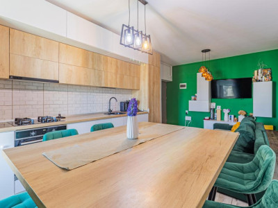 Studio modern, bloc cu lift, AC, parcare privată inclusă în preț!