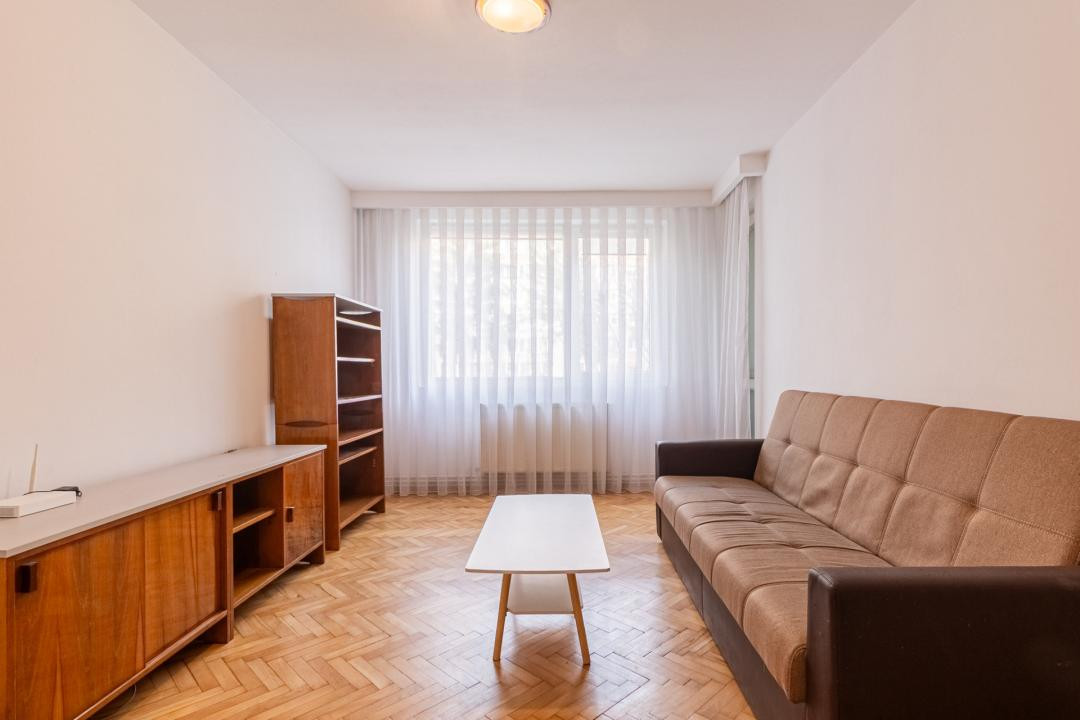 Vânzare apartament cu 3 camere - zona Centrul Civic