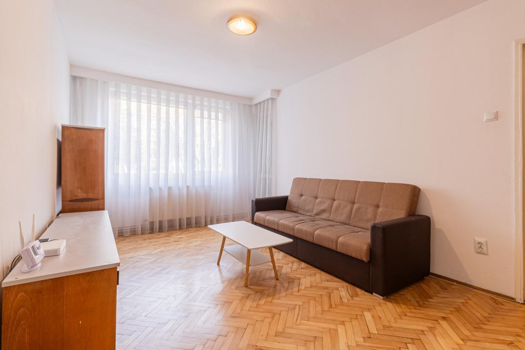Vânzare apartament cu 3 camere - zona Centrul Civic