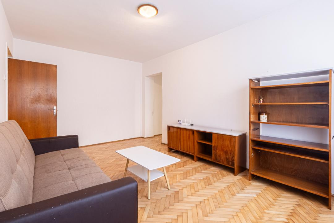 Vânzare apartament cu 3 camere - zona Centrul Civic