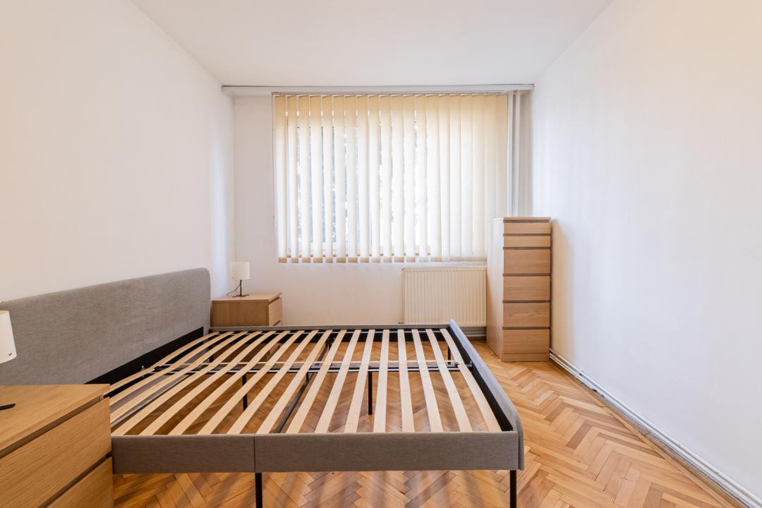 Vânzare apartament cu 3 camere - zona Centrul Civic