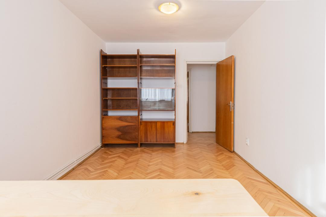 Vânzare apartament cu 3 camere - zona Centrul Civic