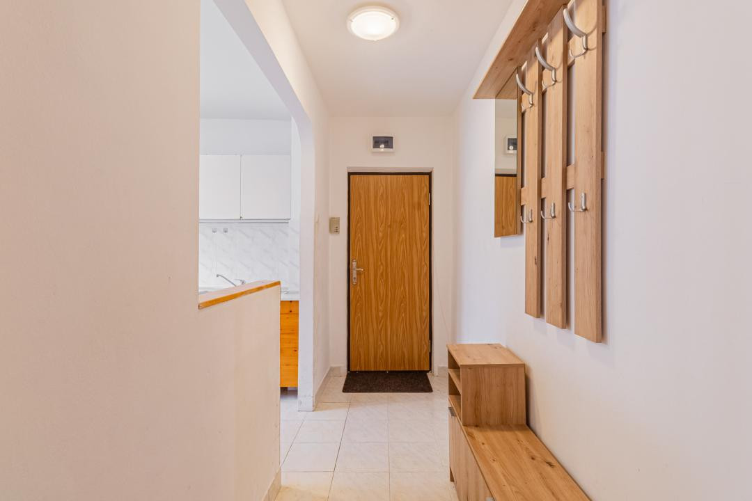 Vânzare apartament cu 3 camere - zona Centrul Civic