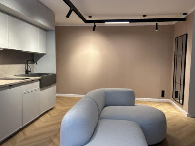 Apartament ultrafinisat de închiriat 