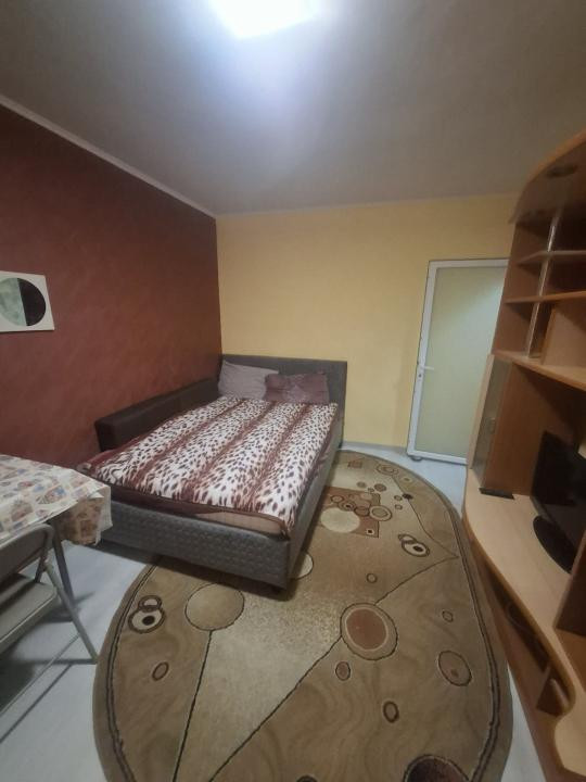 Garsoniera renovata, mobilata si renovata in Alexandru, pe strada Musatini!