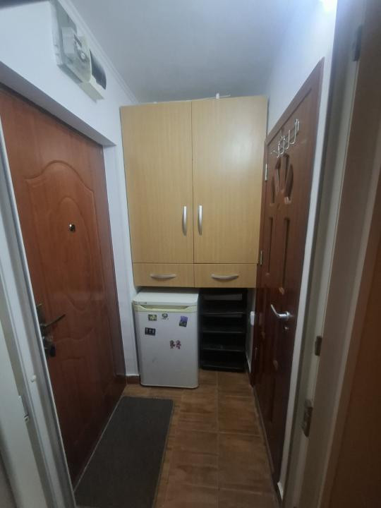 Garsoniera renovata, mobilata si renovata in Alexandru, pe strada Musatini!