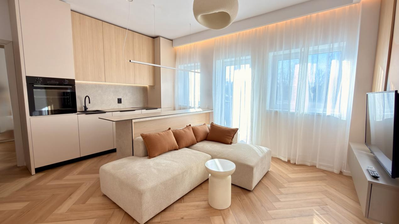 Apartament 3 camere modern | prima închiriere | parcare | bloc nou
