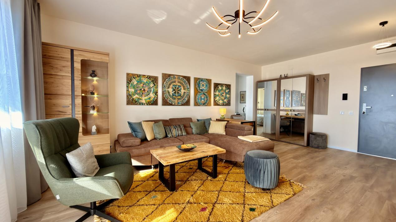 Prima închiriere | Apartament superb 2 camere | balcon mare + parcare