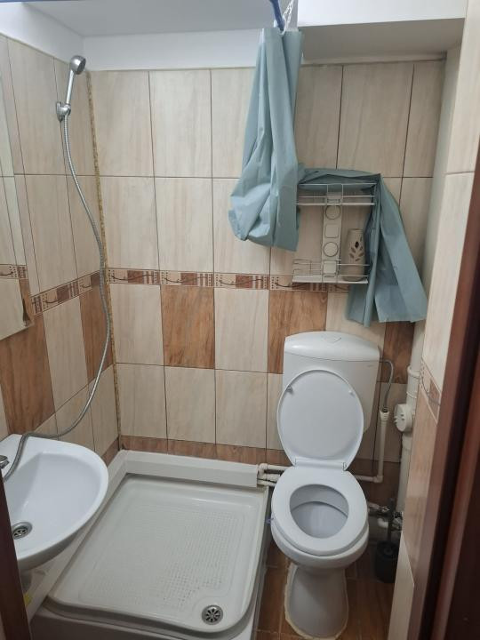 Garsoniera renovata, mobilata si renovata in Alexandru, pe strada Musatini!