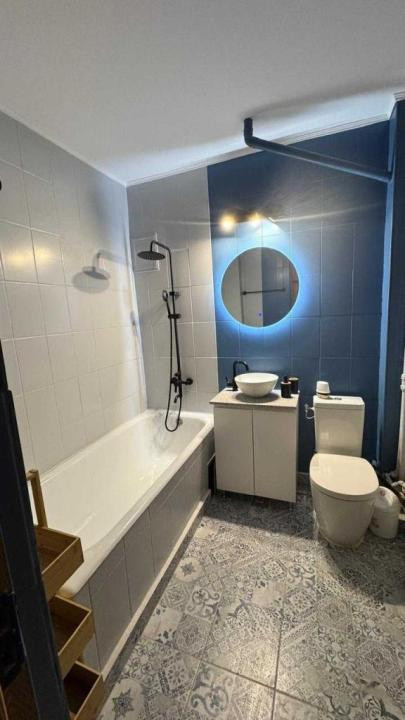 Ultracentral, Bd Independenței, etaj 3/8,  cu garaj concesionat, 3 cam, 2 bai