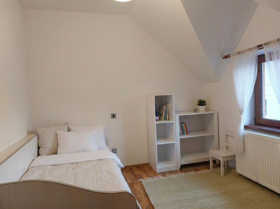 Casa tip duplex de vanzare in Cisnadie 3 dormitoare curte 2 locuri de parcare