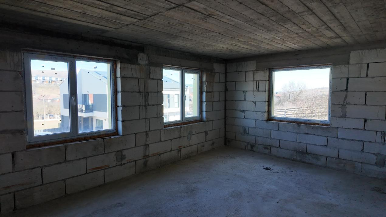 Casă individuală pe 1000 mp teren la preț de duplex:  Strada Iris, Chinteni