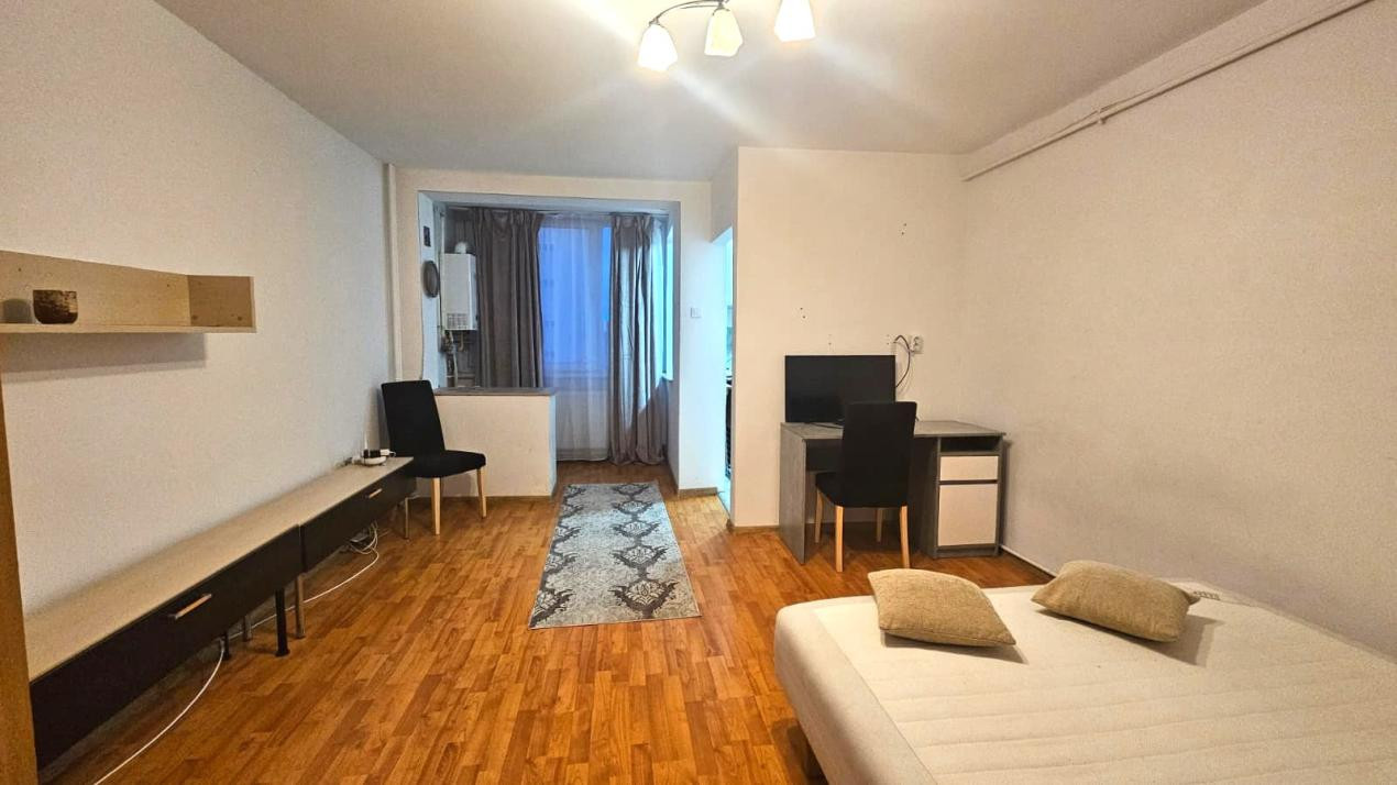 Garsoniera la etaj intermediar I Zona Atractiva - Tractorul