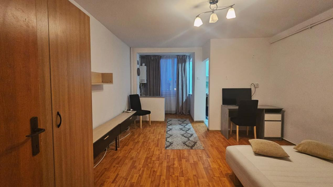 Garsoniera la etaj intermediar I Zona Atractiva - Tractorul