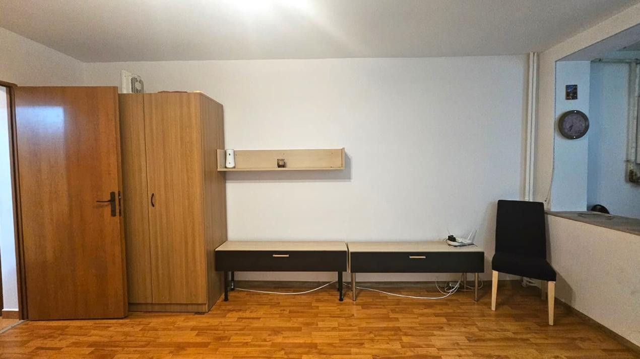 Garsoniera la etaj intermediar I Zona Atractiva - Tractorul